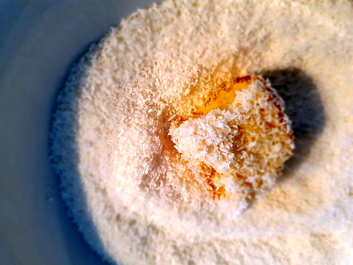 recette Gâteau mouillé à la noix de coco ( petits carrés pécher des anges )