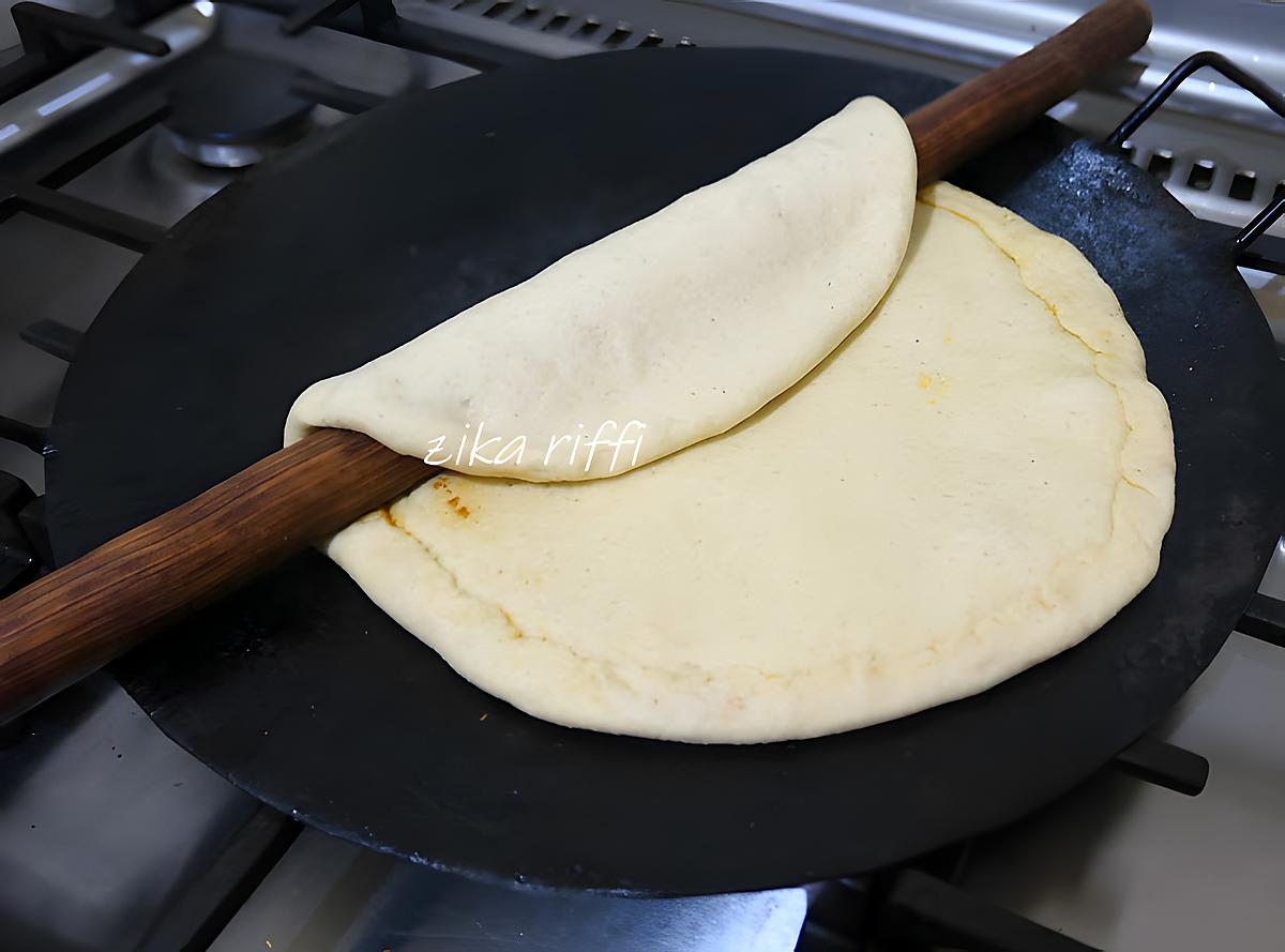 recette KESRA HARRA BÔNOISE- GALETTES PIQUANTES A LA CHAKCHOUKA ET RICOTTA POUR DEBUTANTS