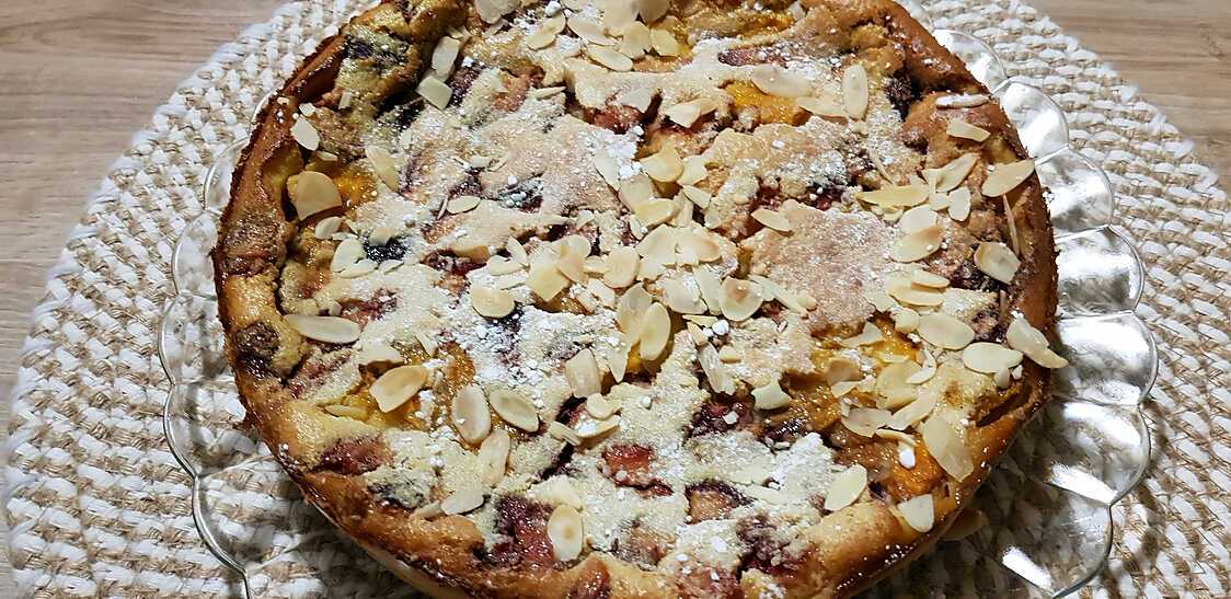 Recette de Clafouti aux pêches de vigne et aux amandes