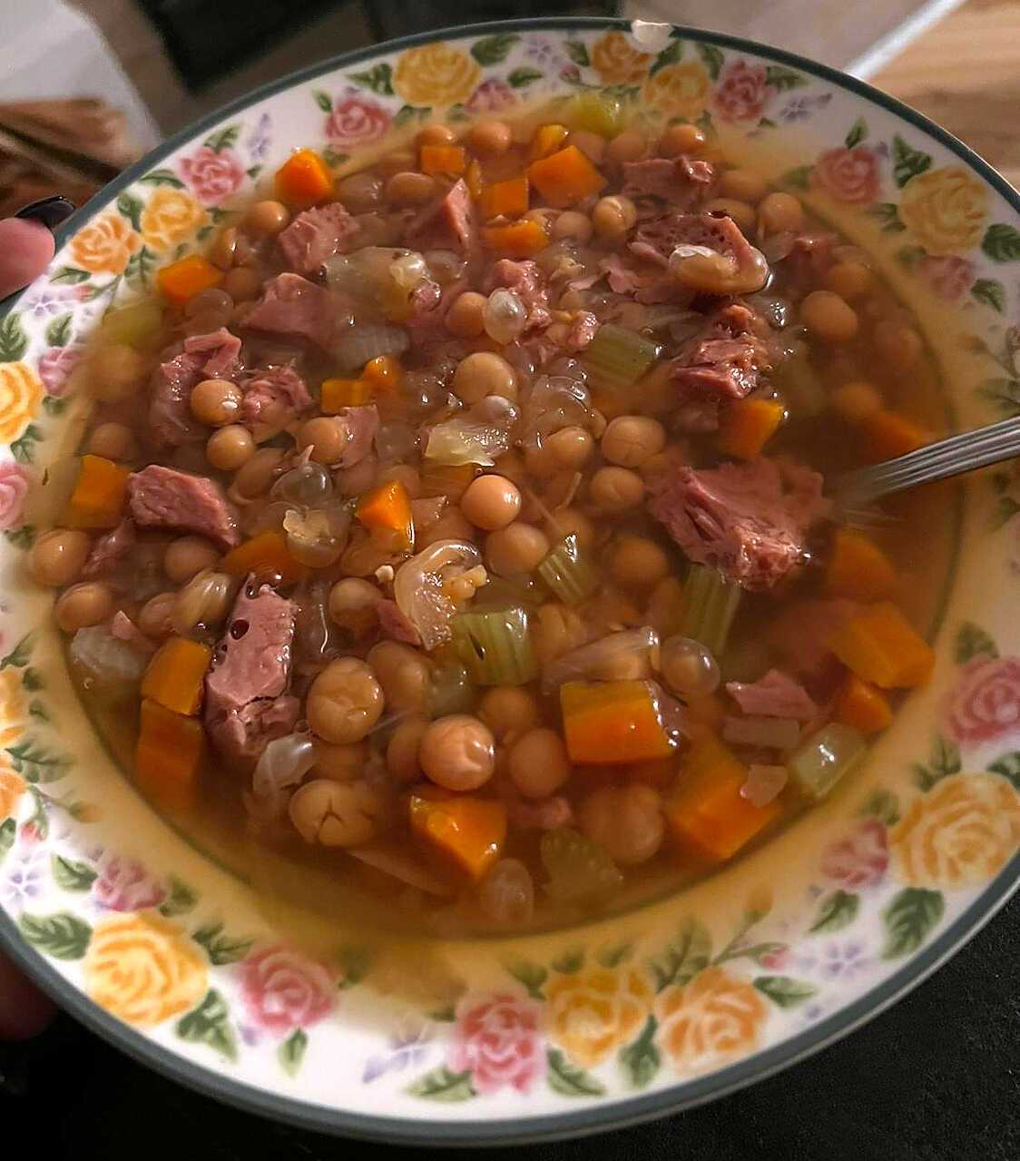 Recette de SOUPE AUX POIS TRADITIONNELLE À LA MIJOTEUSE