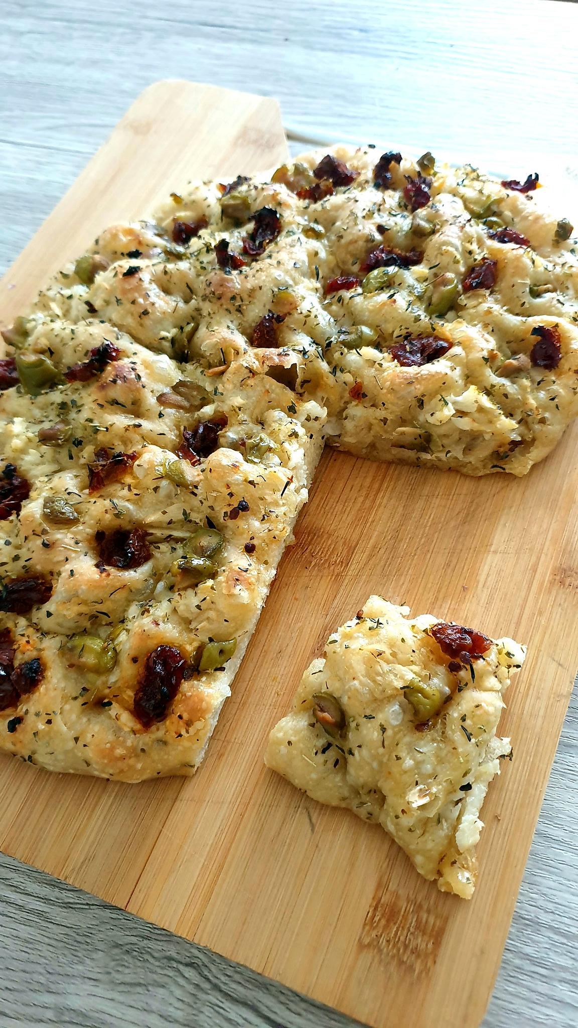 recette Focaccia ail/tomates séchées/olives