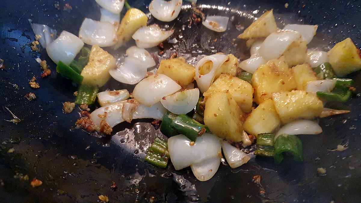 Recette de poisson frit sauce aigre-douce - Hop dans le wok!