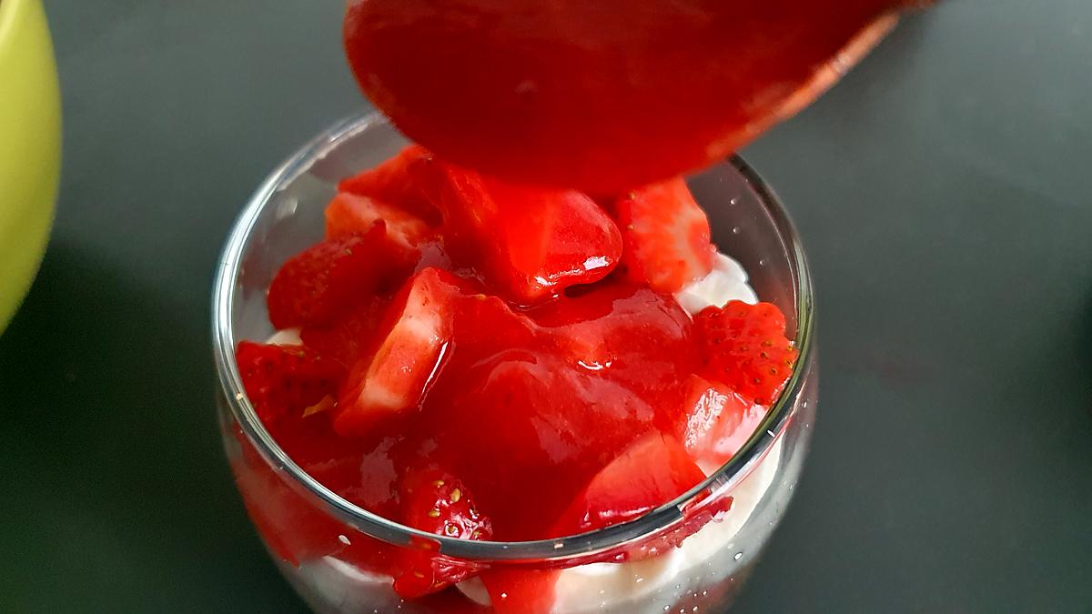 recette Coupe fraises coulis et chantilly