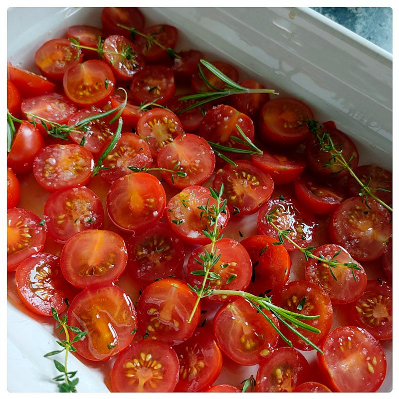 recette Tomates cerises confites au thym et romarin