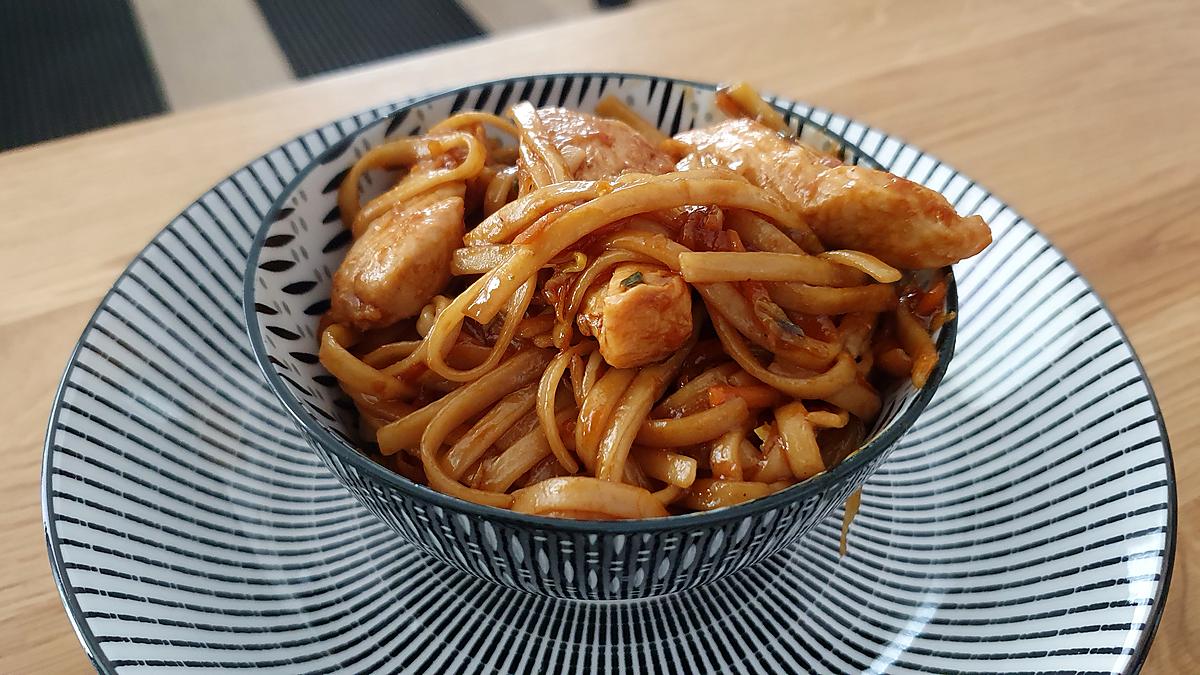 recette Pâtes  chinoise sautées au poulet et légumes