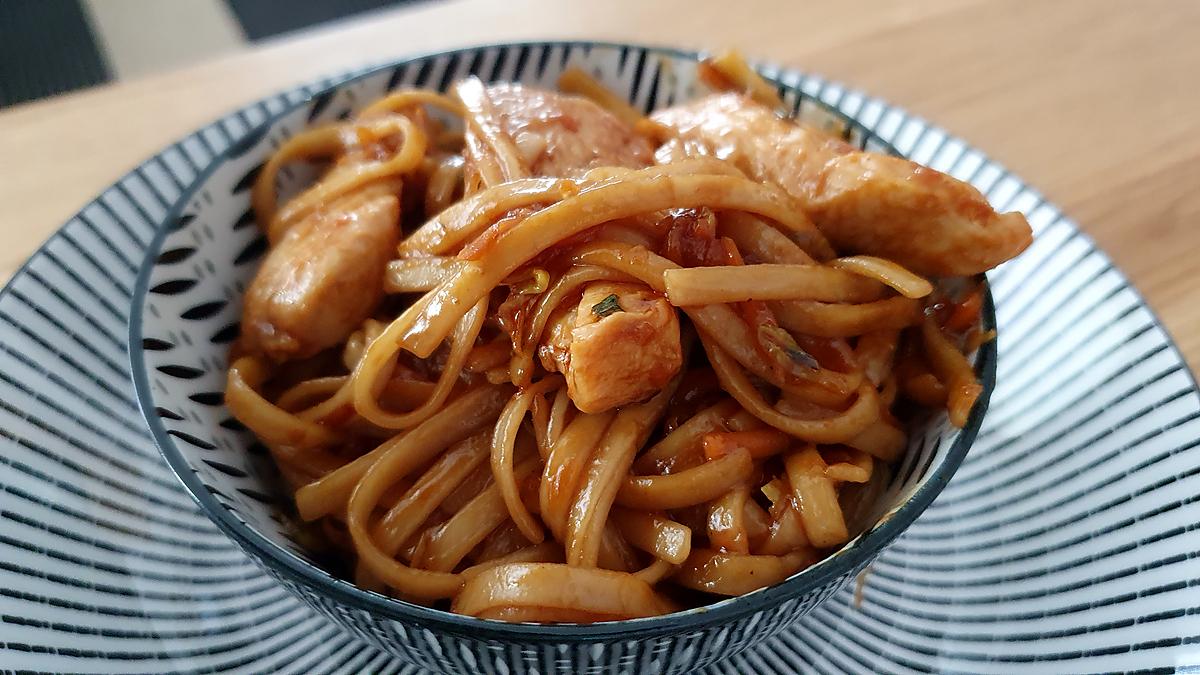 recette Pâtes  chinoise sautées au poulet et légumes