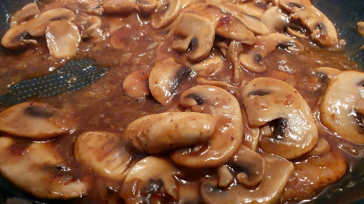 recette Emincé à la zurichoise aux champignons