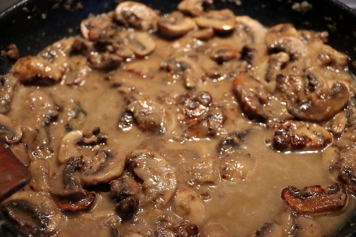 recette Poulet  sauté à la sauce chasseur