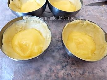 recette Roses et dômes feuilletés aux pommes et à la crème au citron.