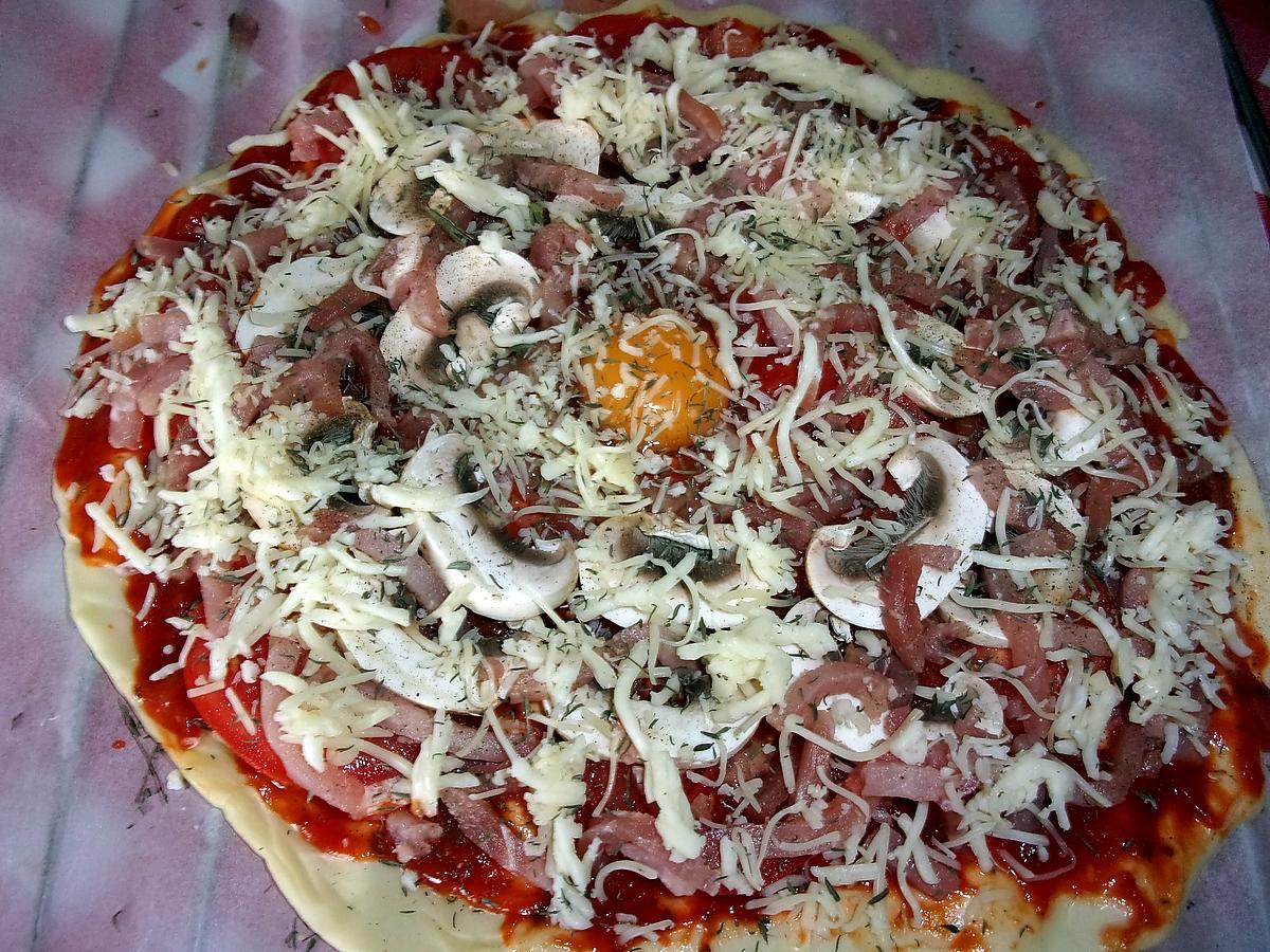 recette Pizza aux champignons,bacon,mozzarella.