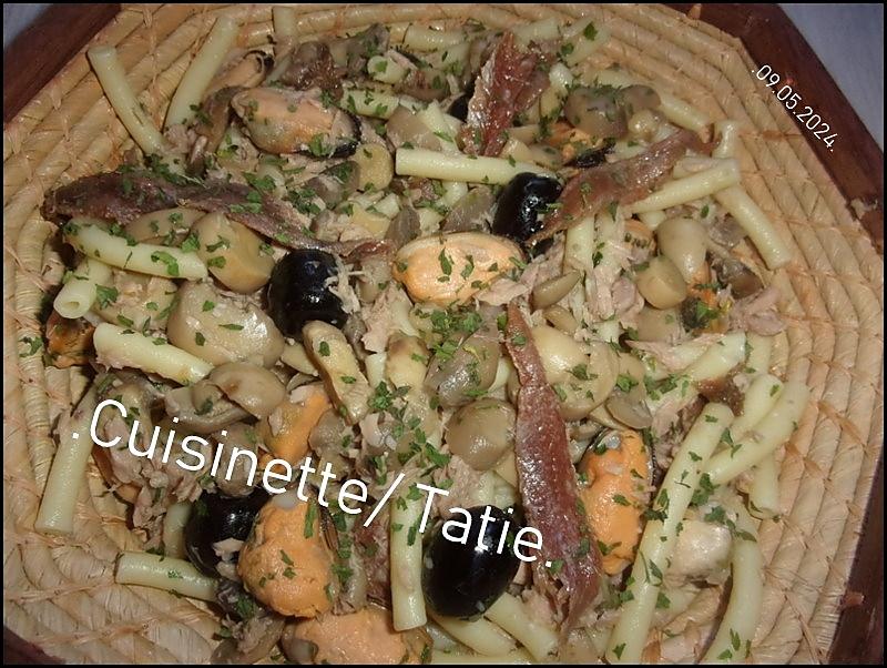 recette Salade de pâtes macaroni.anchois,thon,moules,aux champignons.