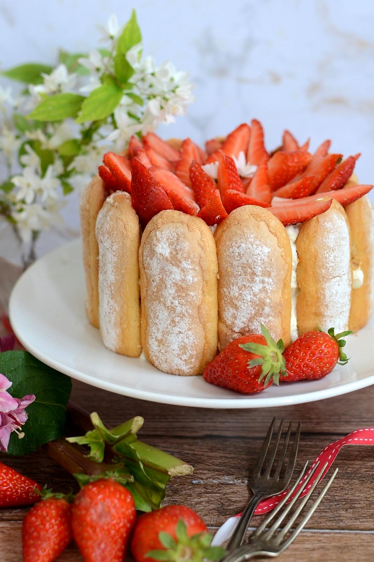 recette Charlotte fraises rhubarbe