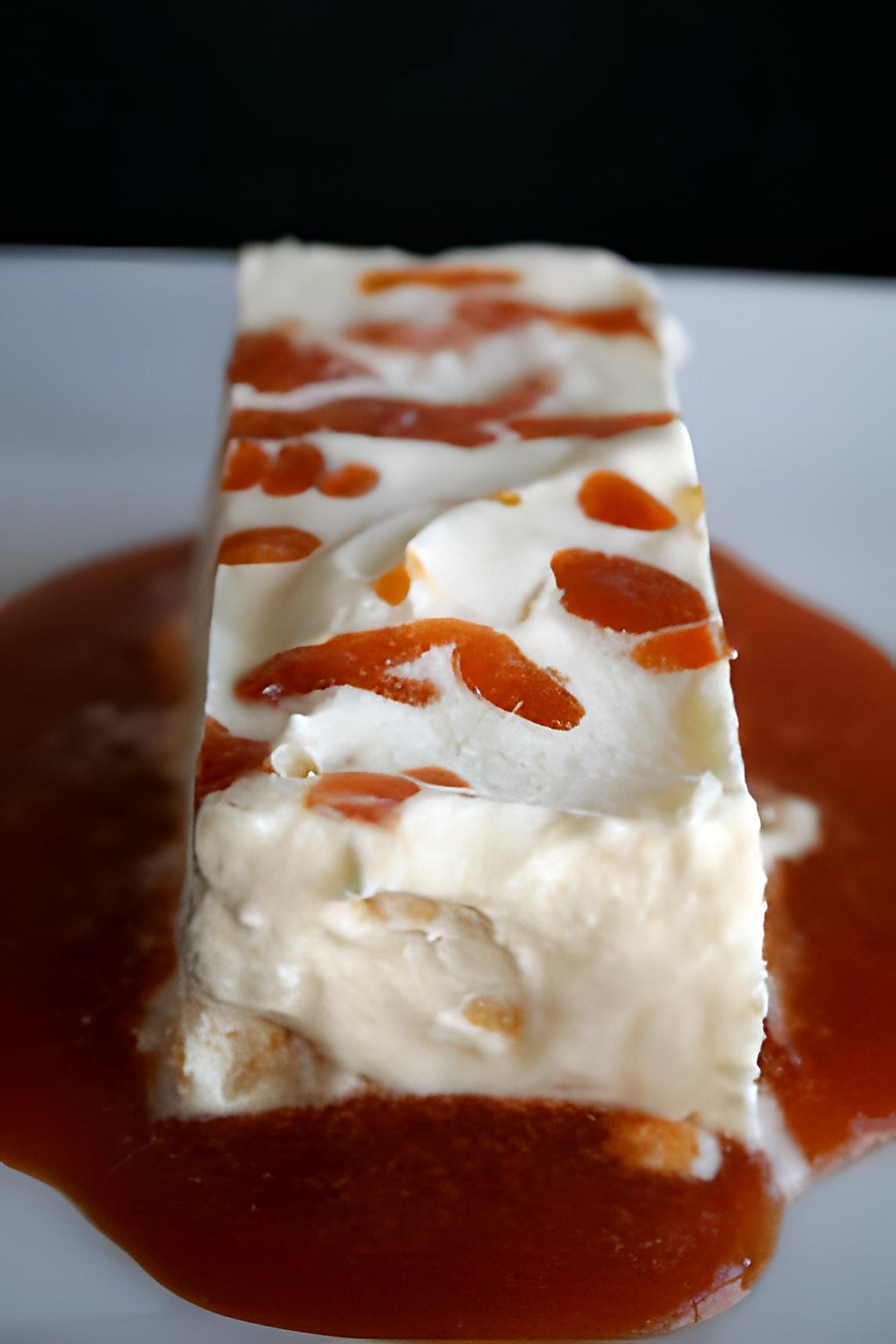 recette Vacherin glacé de pêche sur un coulis d'abricot