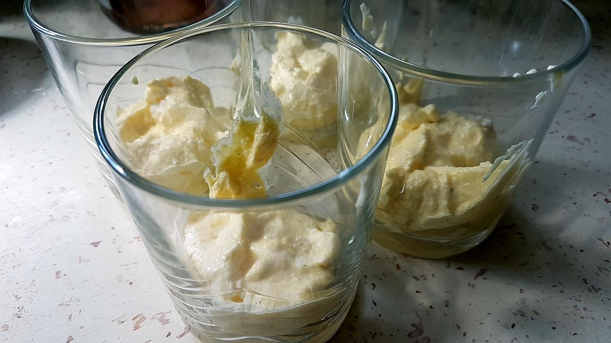 recette Verrine fraises au mascarpone vanillé à la liqueur de framboises.