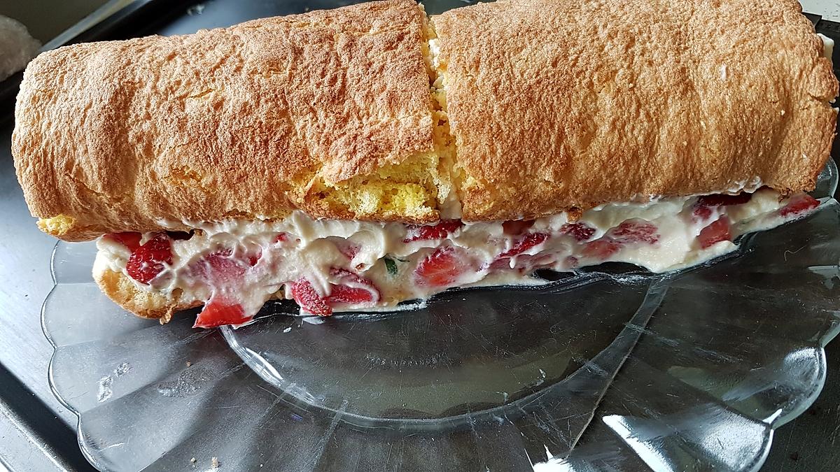 recette Gâteau roulé façon bûche Fraises/Basilic