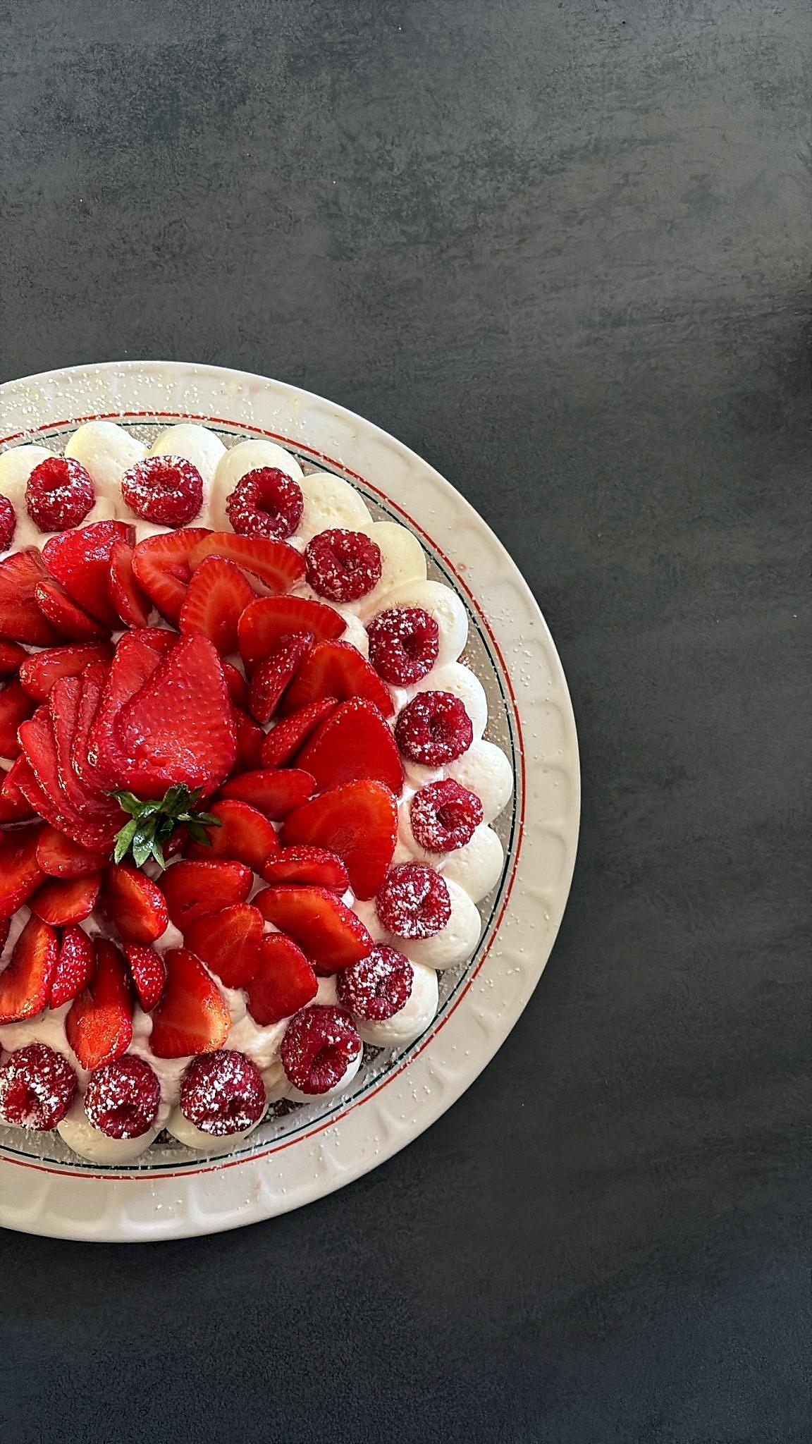 recette Tarte aux fraises et aux framboises sur palet breton