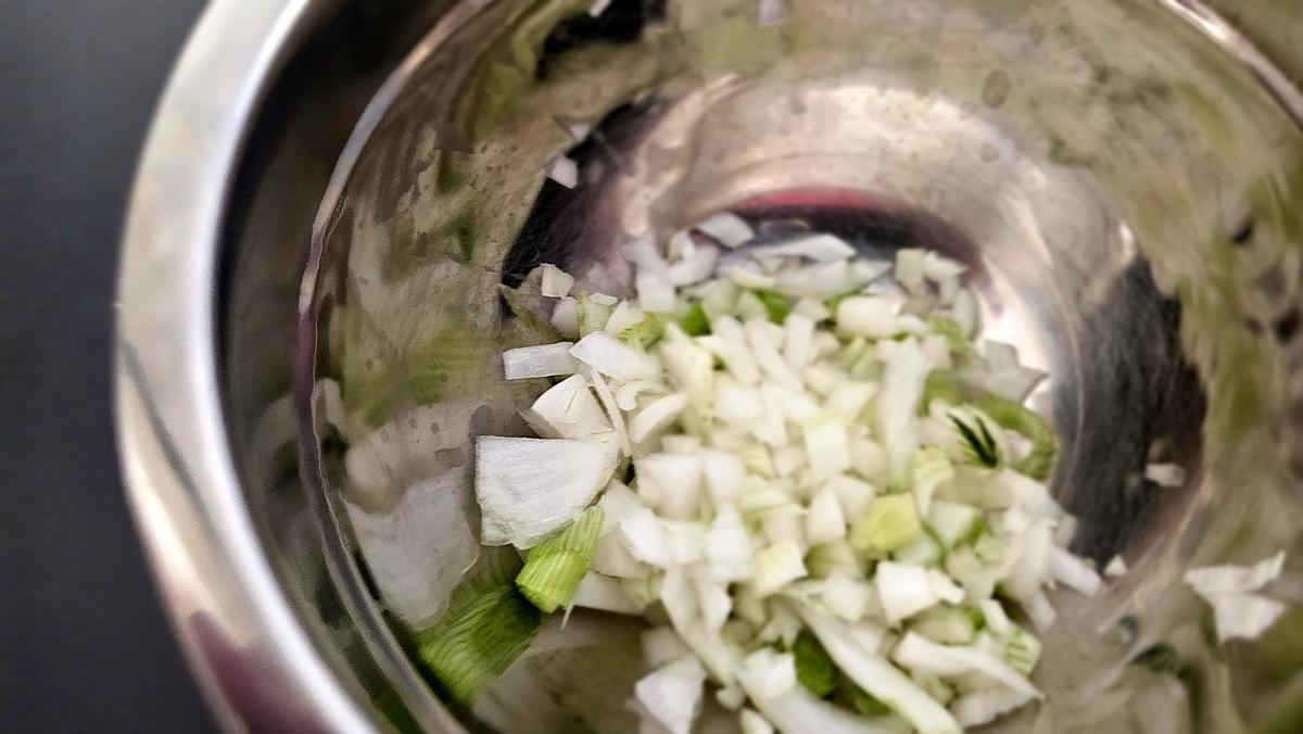 recette Wonton au poulet , champignons noir et ciboule
