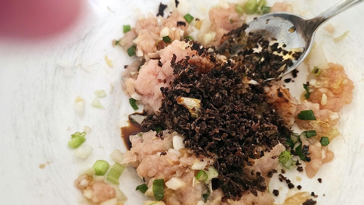 recette Wonton au poulet , champignons noir et ciboule