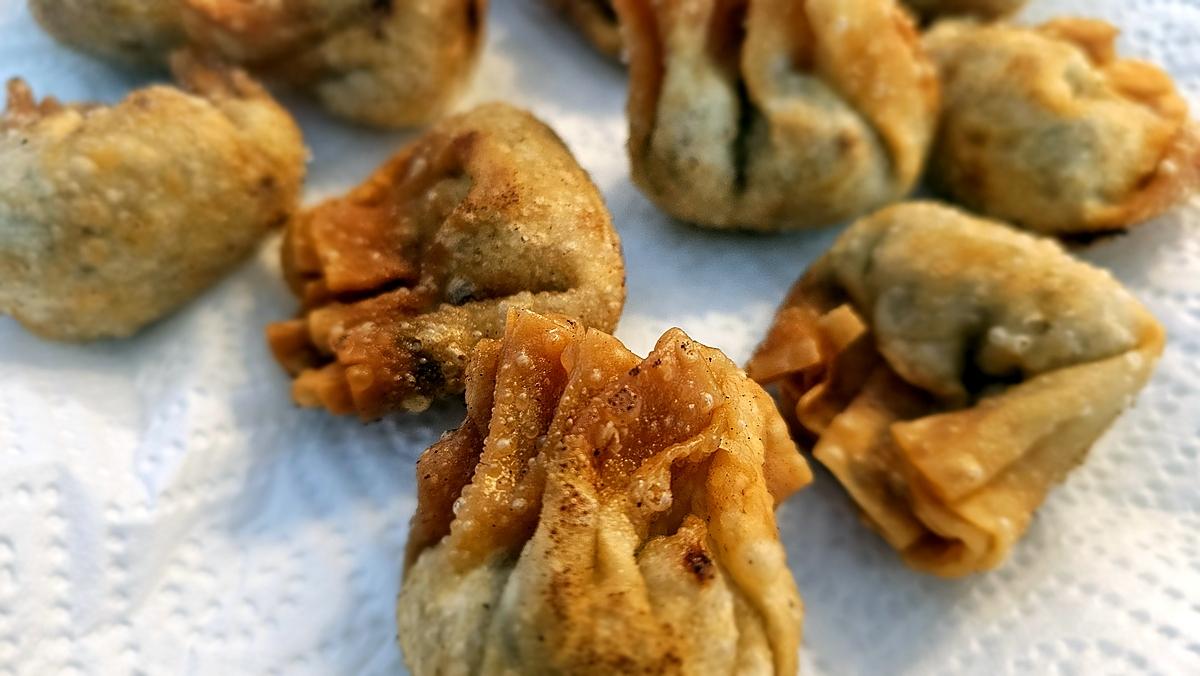 recette Wonton au poulet , champignons noir et ciboule