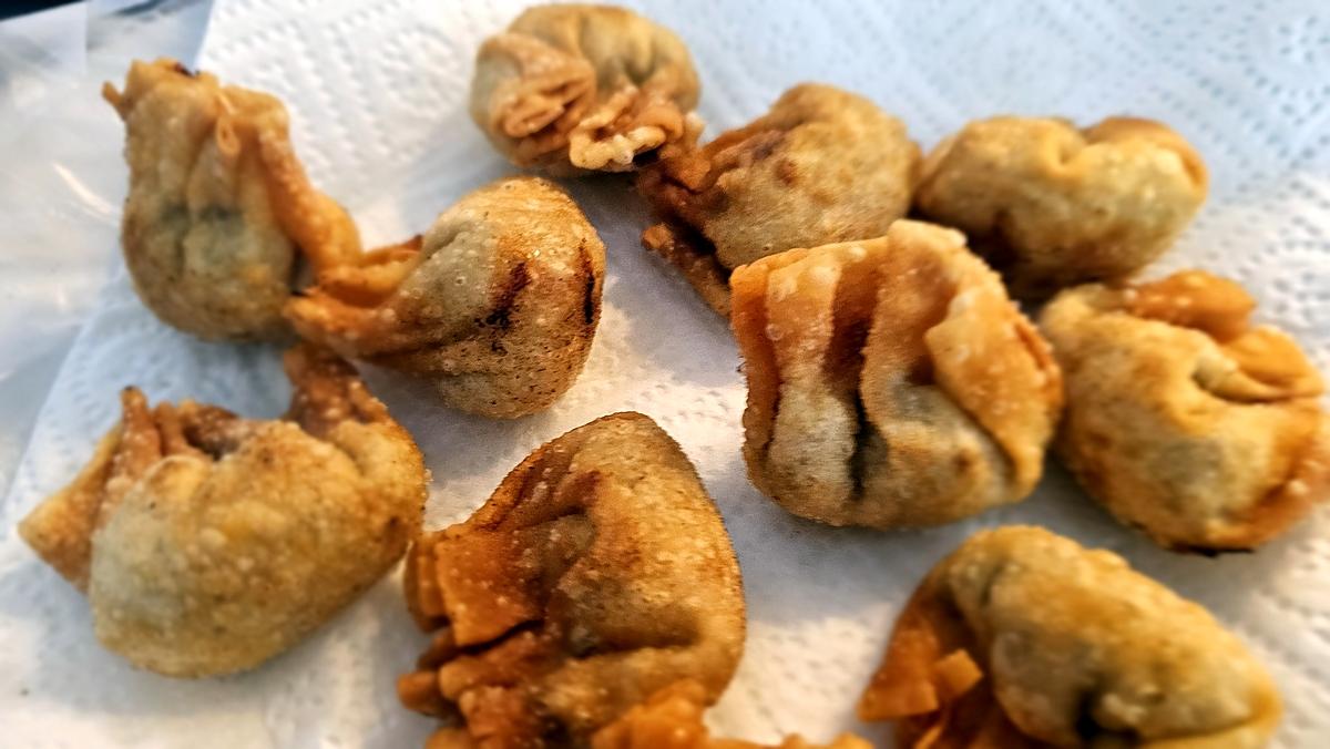 recette Wonton au poulet , champignons noir et ciboule