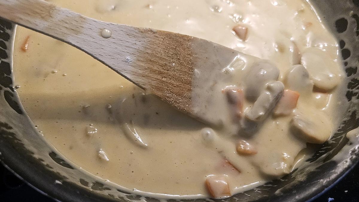 recette Cassolette de Saint-Jacques , crevettes et sauce crémeuse aux champignons