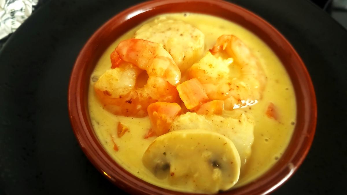 recette Cassolette de Saint-Jacques , crevettes et sauce crémeuse aux champignons