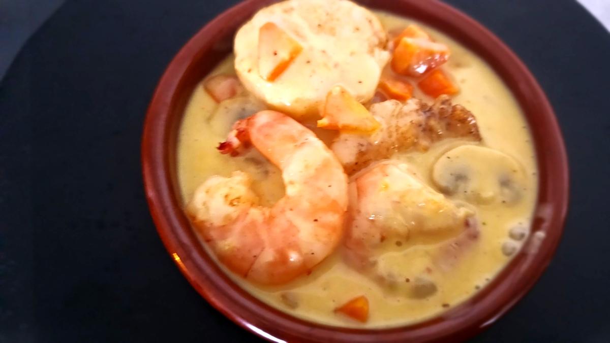 recette Cassolette de Saint-Jacques , crevettes et sauce crémeuse aux champignons