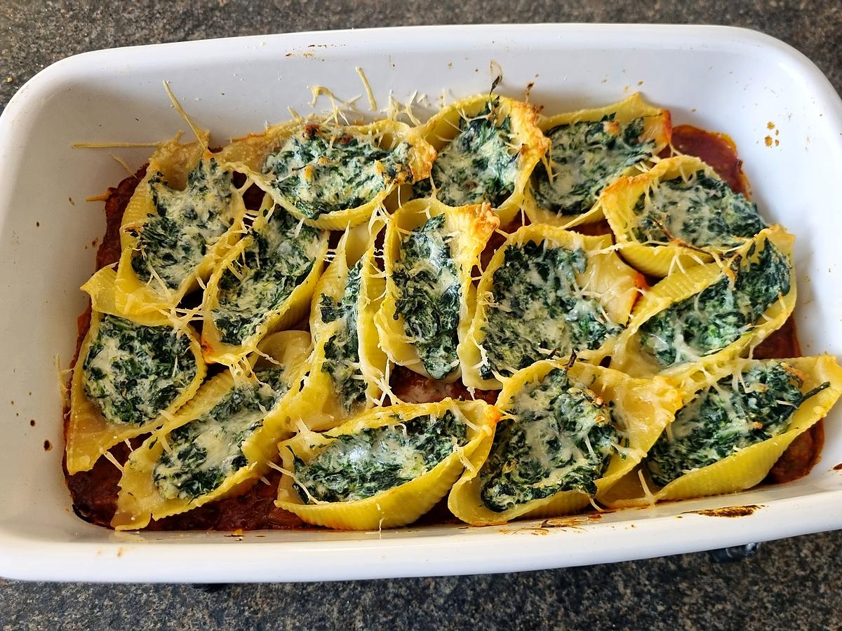 recette Conchiglioni épinards ricotta sur lit de bolognaise