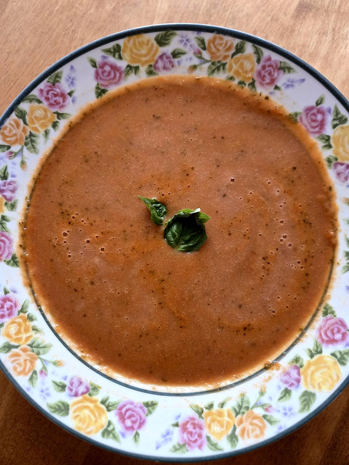 recette CRÈME DE TOMATES AU BASILIC À LA MIJOTEUSE