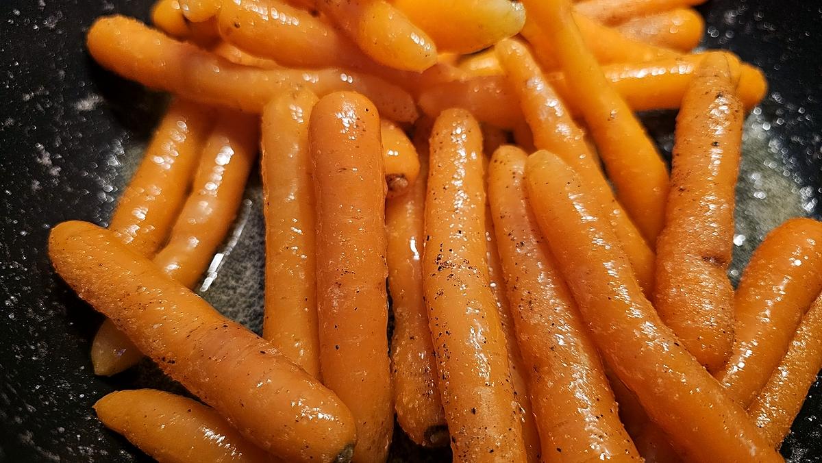 recette Carottes miniatures glacées au beurre et à la cassonade