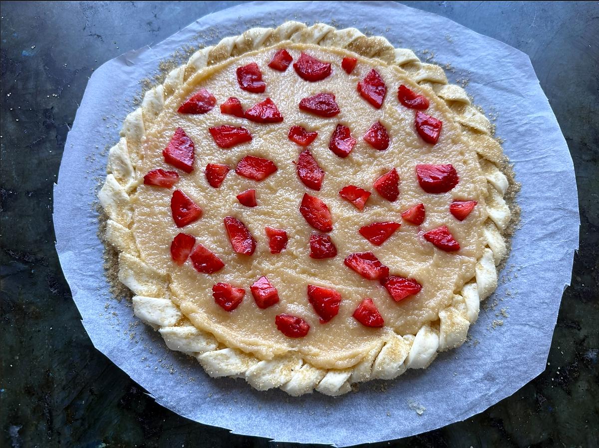 recette Tarte kiwi-fraise 🍓🥝 ultra gourmande à la chantilly chocolat blanc et pâte aux p’tits suisses