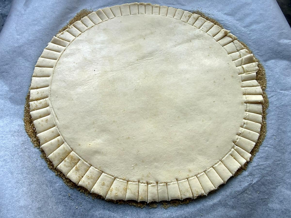 recette Tarte kiwi-fraise 🍓🥝 ultra gourmande à la chantilly chocolat blanc et pâte aux p’tits suisses