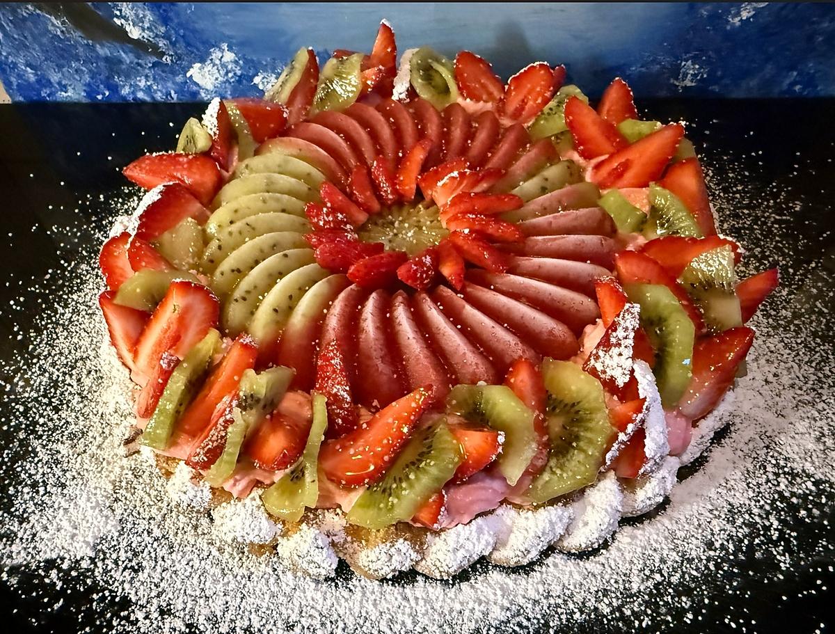 recette Tarte kiwi-fraise 🍓🥝 ultra gourmande à la chantilly chocolat blanc et pâte aux p’tits suisses