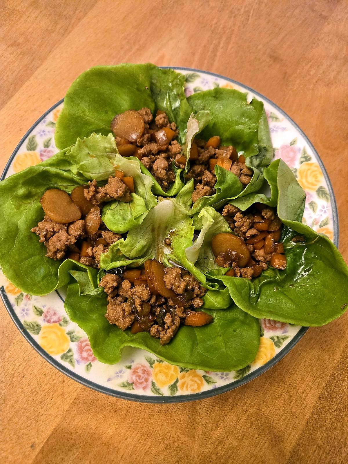 recette PORC À L'ASIATIQUE AU MULTICUISEUR, EN PETITS BALUCHONS DE LAITUE