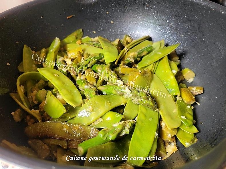 recette Poêlée de pois gourmands et asperges vertes