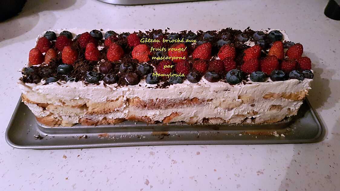 Gâteau brioché aux fruits rouges mascarpone.