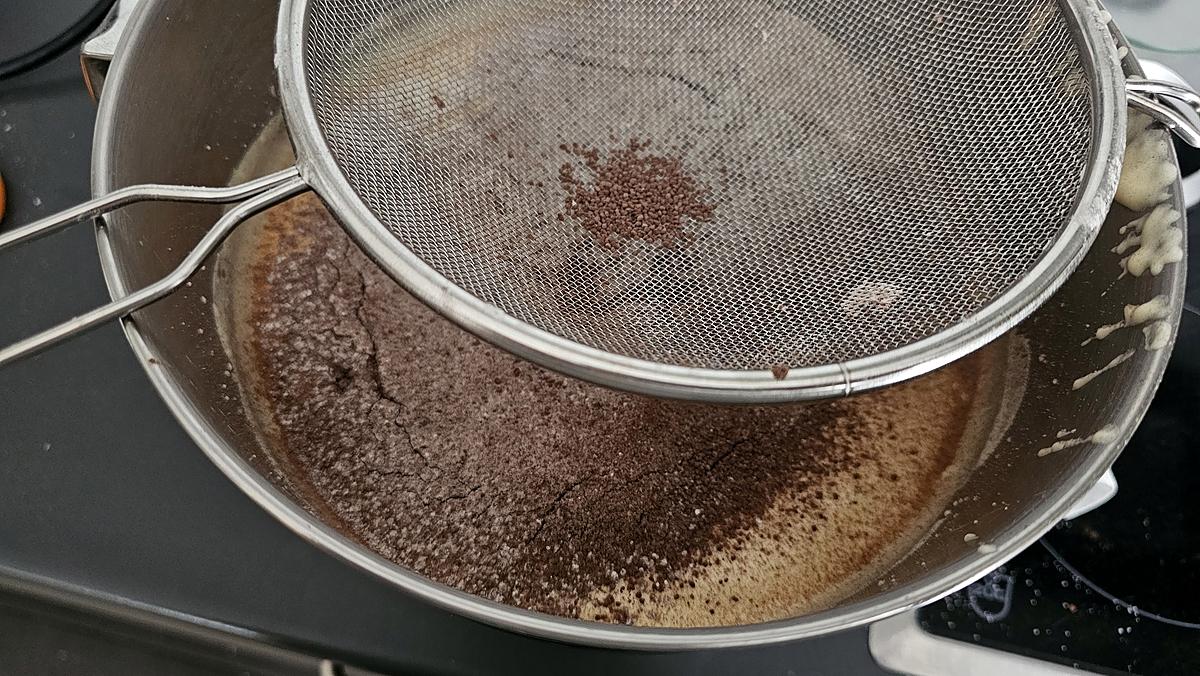 recette Ce biscuit éponge au chocolat est idéal pour un entremets.