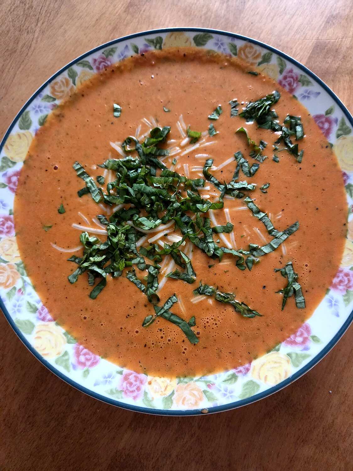 SOUPE AUX TOMATES, PARMESAN ET BASILIC, AU MULTICUISEUR (OU PAS)