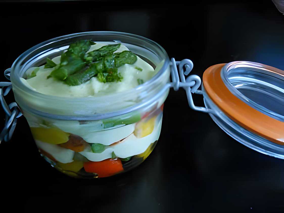 Verrine de légumes grillés au fromage blanc aromatisé à l'avocat