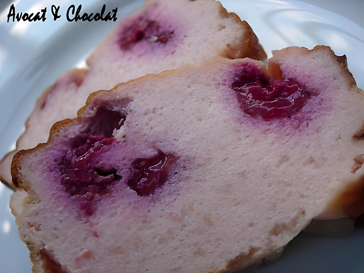 recette ** Gâteau / cake / Cheese cake  rose poudré au fromage frais aux biscuits de Reims et aux framboises (léger)**