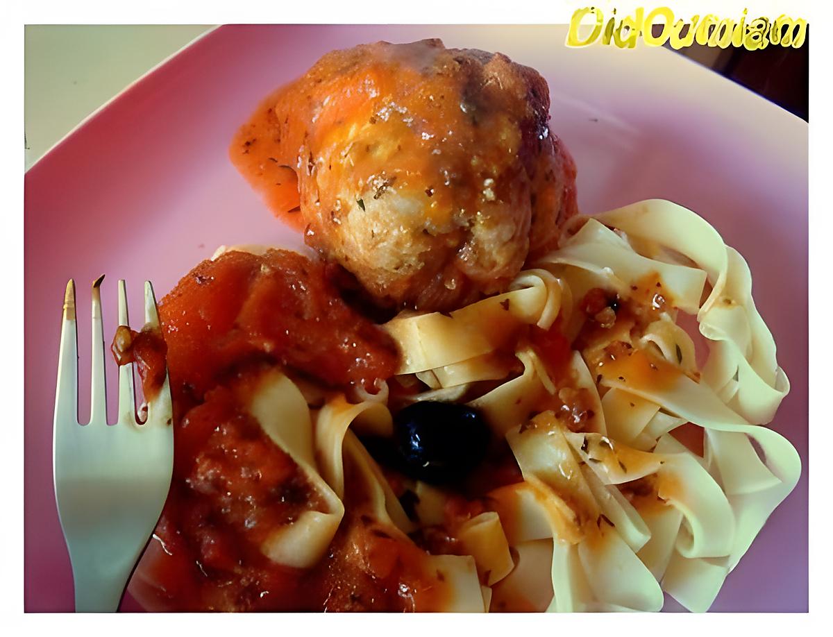 recette Paupiettes de porc cocotte aux tagliatelles , sauce tomate & olives