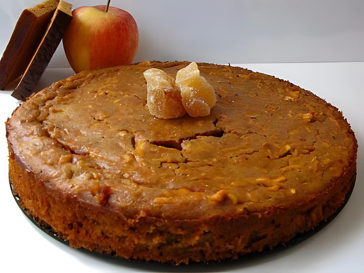 recette GÂTEAU AU PAIN D'EPICES, POMMES RÂPEES ET PEPITES DE GINGEMBRE