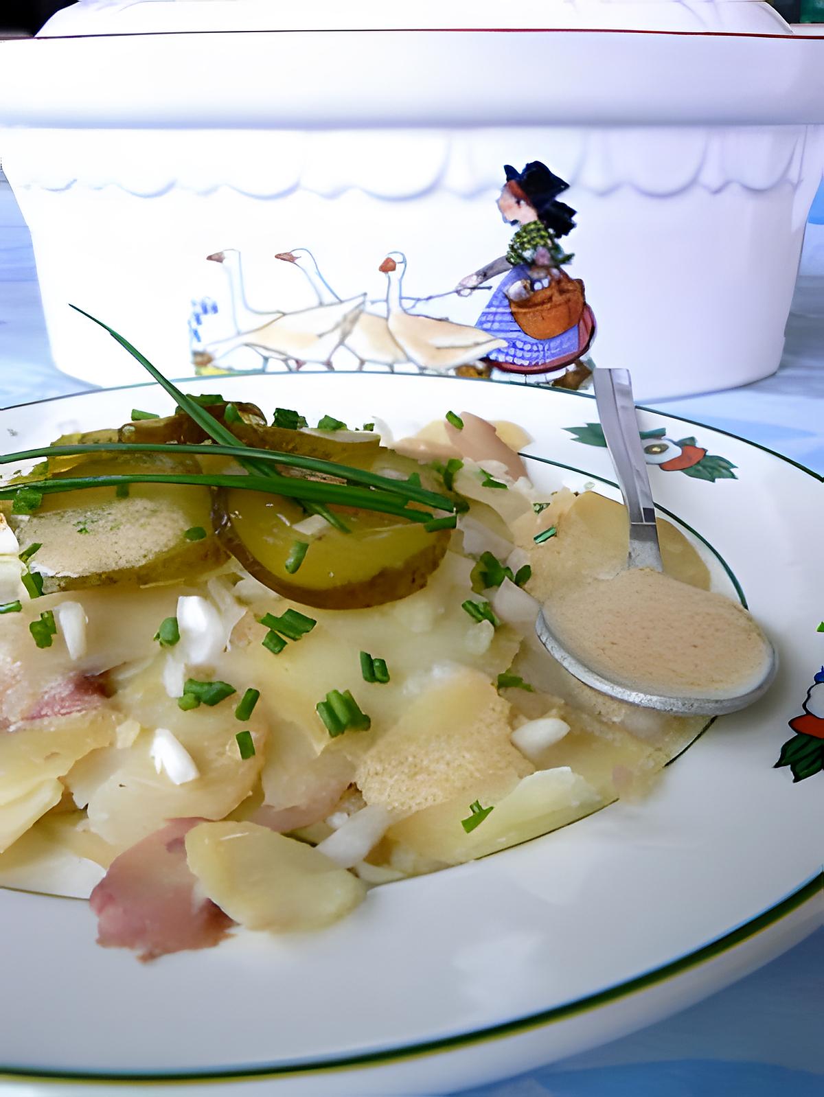 recette SALADE DE POMMES DE TERRE ALSACIENNE ou GRUMBEERE SALAD