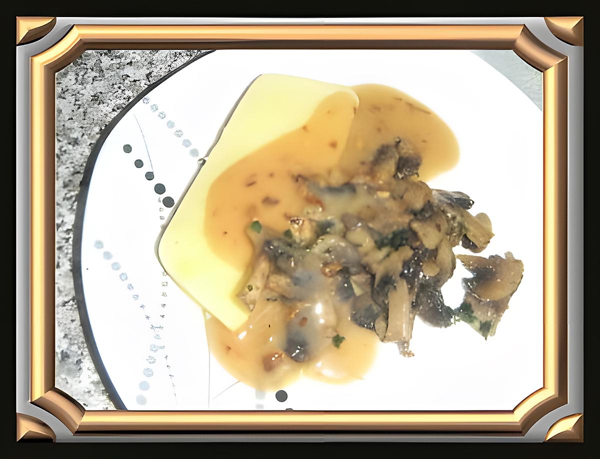 recette poelée de champignon de paris sur une tranche de polenta