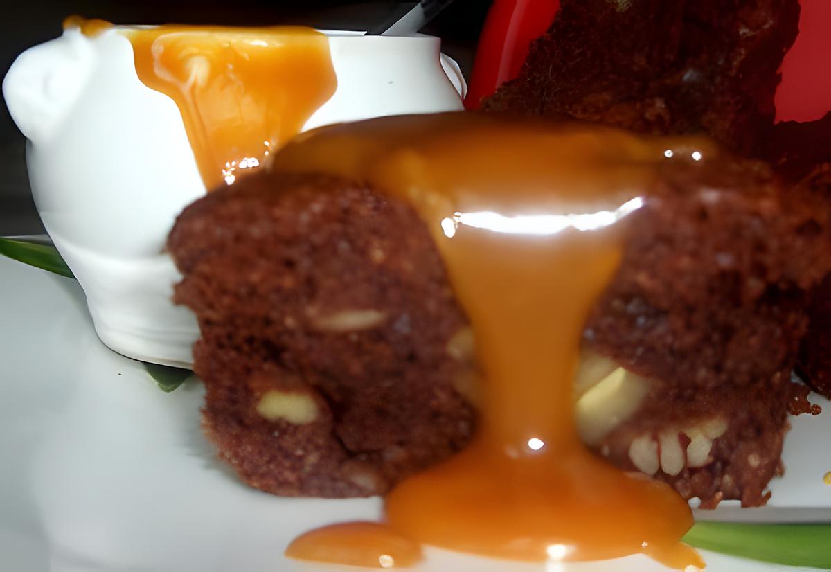 recette MON BROWNIE FONDANT AUX NOIX DE PECAN CROQUANT ET SA SAUCE CARAMEL A TOMBER, WHAT ELSE ?