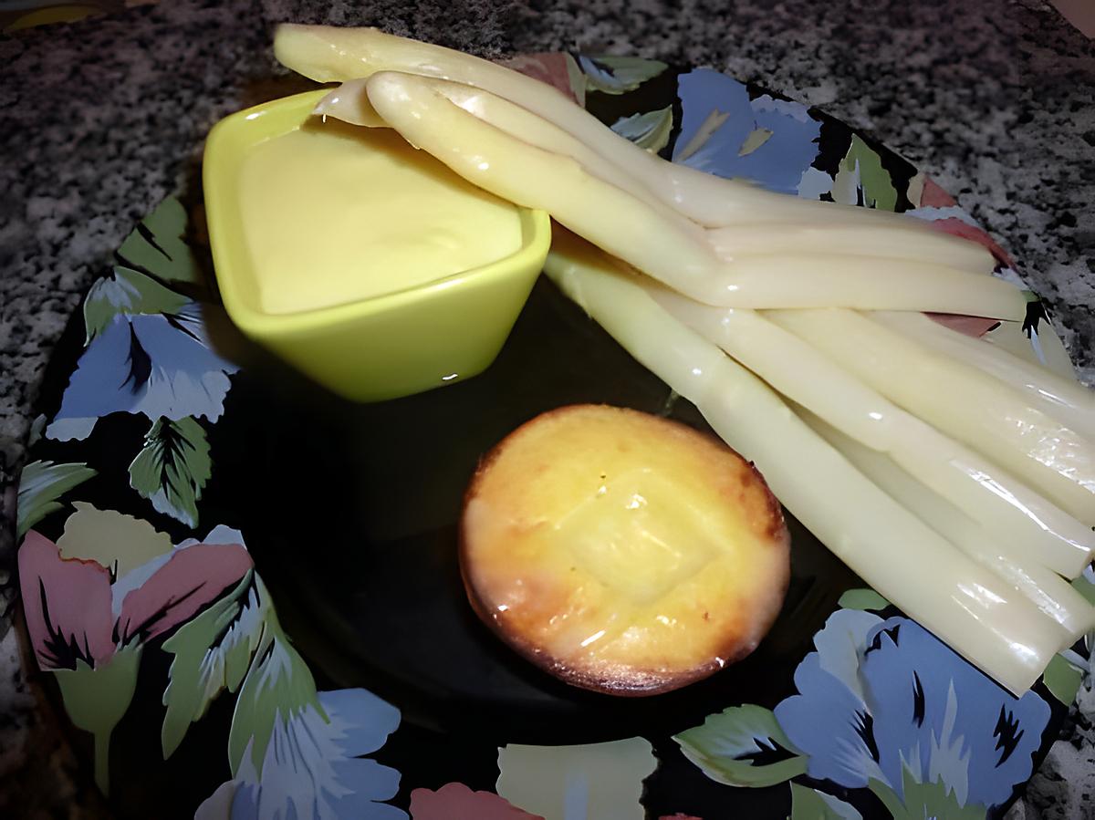 recette Moelleux aux asperges coeur coulant sauce Hollandaise