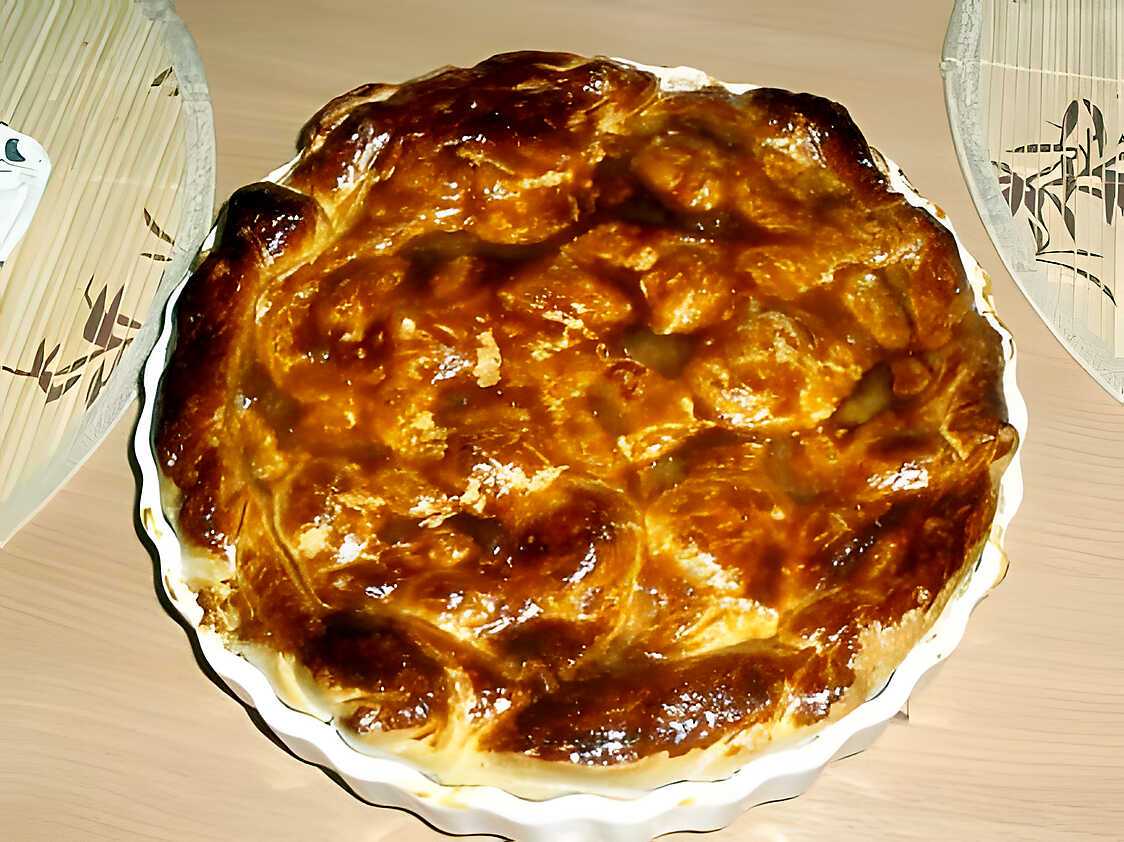 Recette de Tourte aux pommes de terre, lardons et reblochon