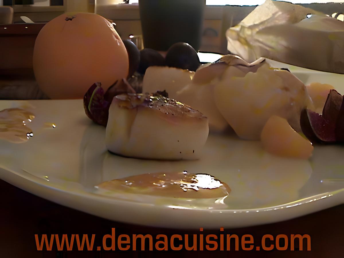 recette NOIX DE SAINT JACQUES POELEES AUX FIGUES, SAUCE A L’ORANGE