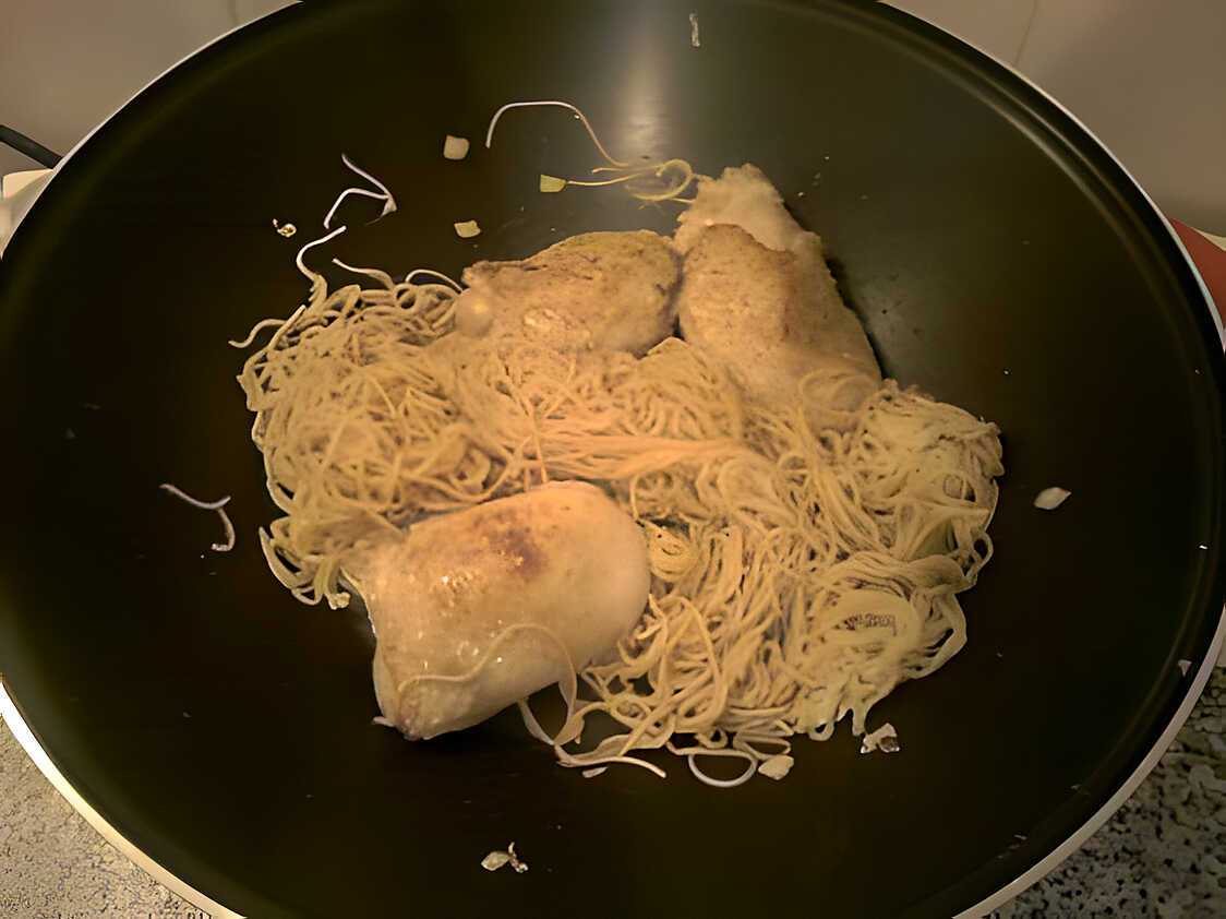 Recette de Nouilles chinoises sautées au poulet