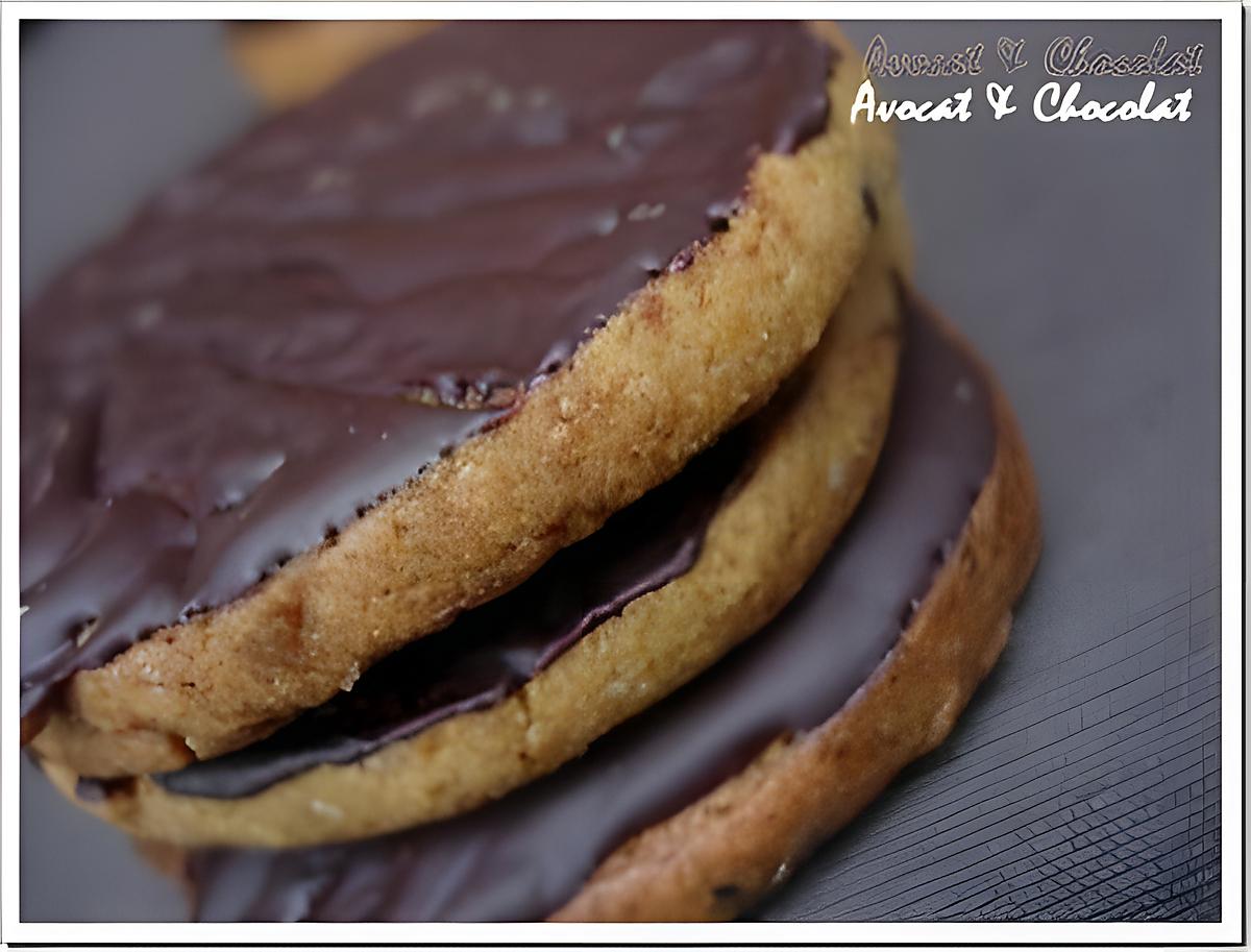 recette ** Biscuits sablés quinoa , céréales et graines nappés de chocolat  : Des Granolas "santé" **